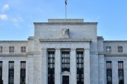 Cục Dự trữ Liên bang Mỹ chính thức nâng lãi suất lần 3