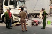 Hải Phòng: Va chạm với xe tải, nữ sinh trường Y bị cán tử vong