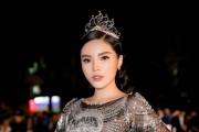 Người đẹp Việt Nam sải bước trên thảm đỏ của Chung kết Hoa hậu Việt Nam 2018