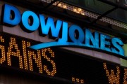 Dow Jones đạt đỉnh, tăng hơn 150 điểm kể từ đầu năm 2018 đến nay